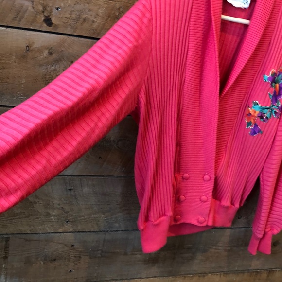 Vintage | Wool Blend Coral Floral Details Cardigan - Picture 4 of 12